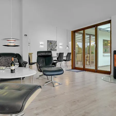 3 Bedroom Cozy In * Bogø By