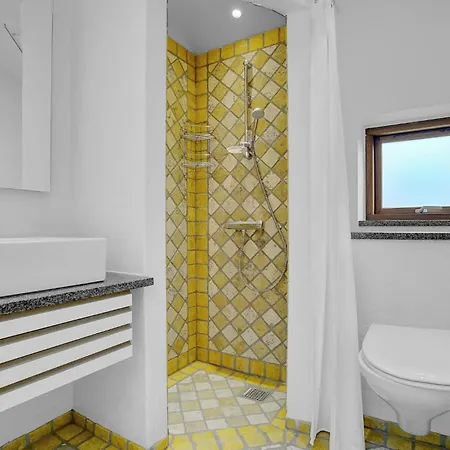 3 Bedroom Cozy In Bogø By