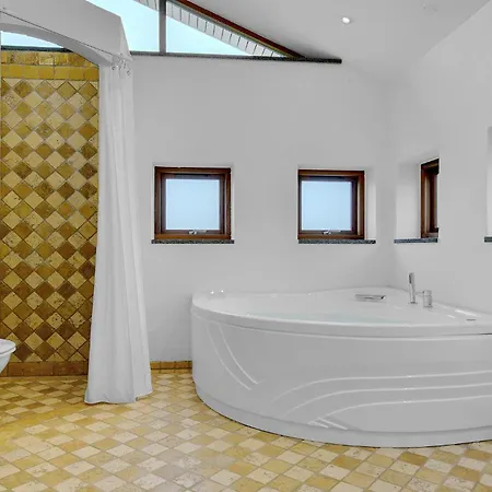 3 Bedroom Cozy In Сasa de vacaciones
