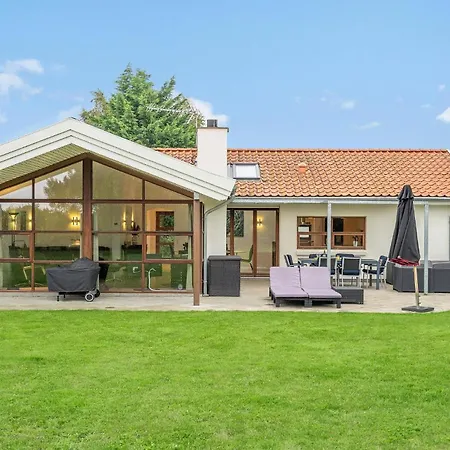 3 Bedroom Awesome In *